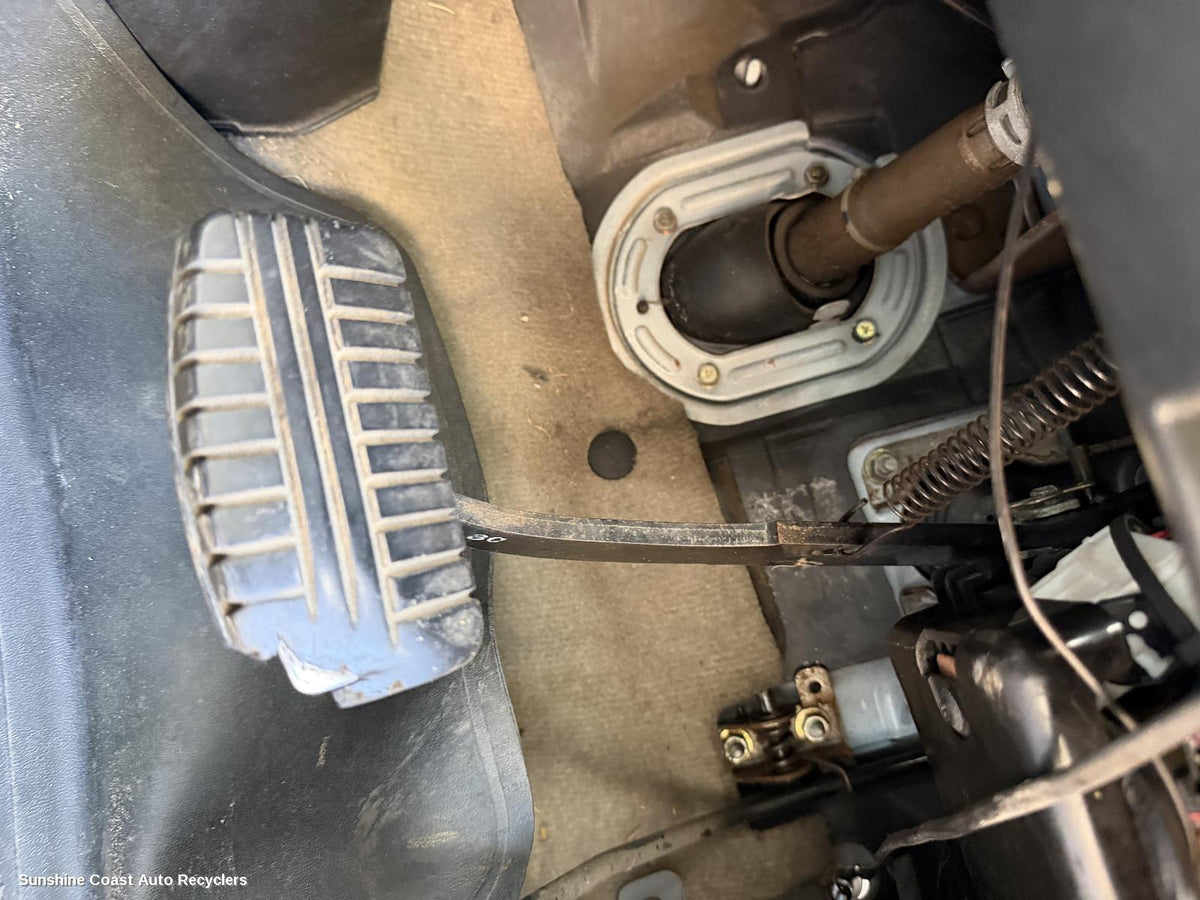 2000-2002 Mitsubishi Pajero Pedal Assembly