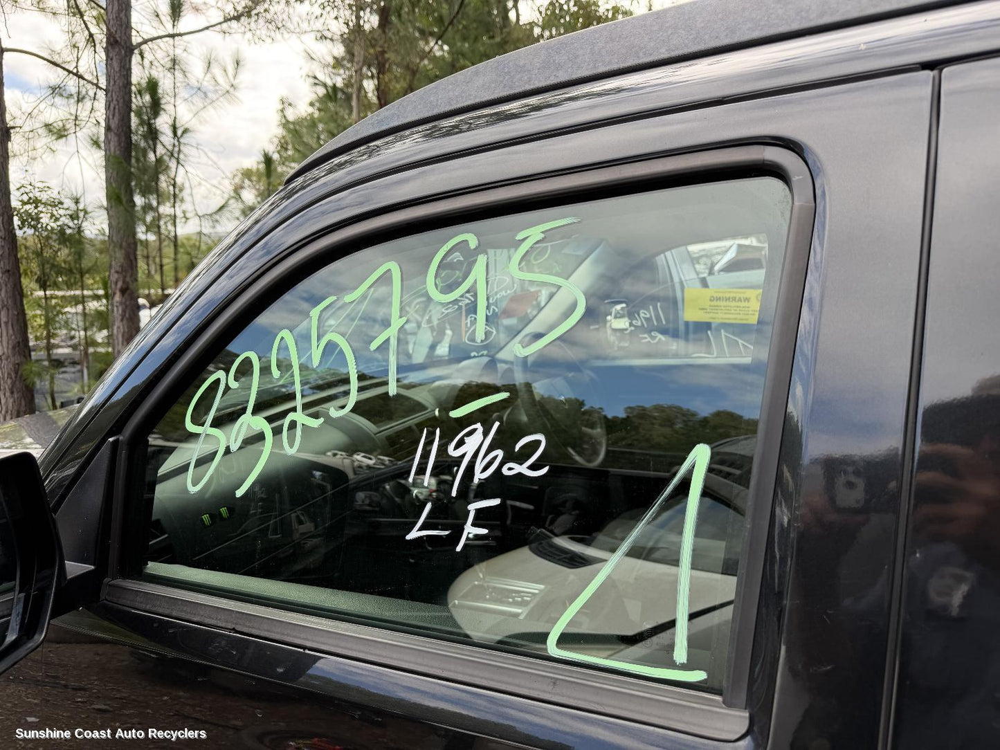 2007-2011 Dodge Nitro Left Front Door Window