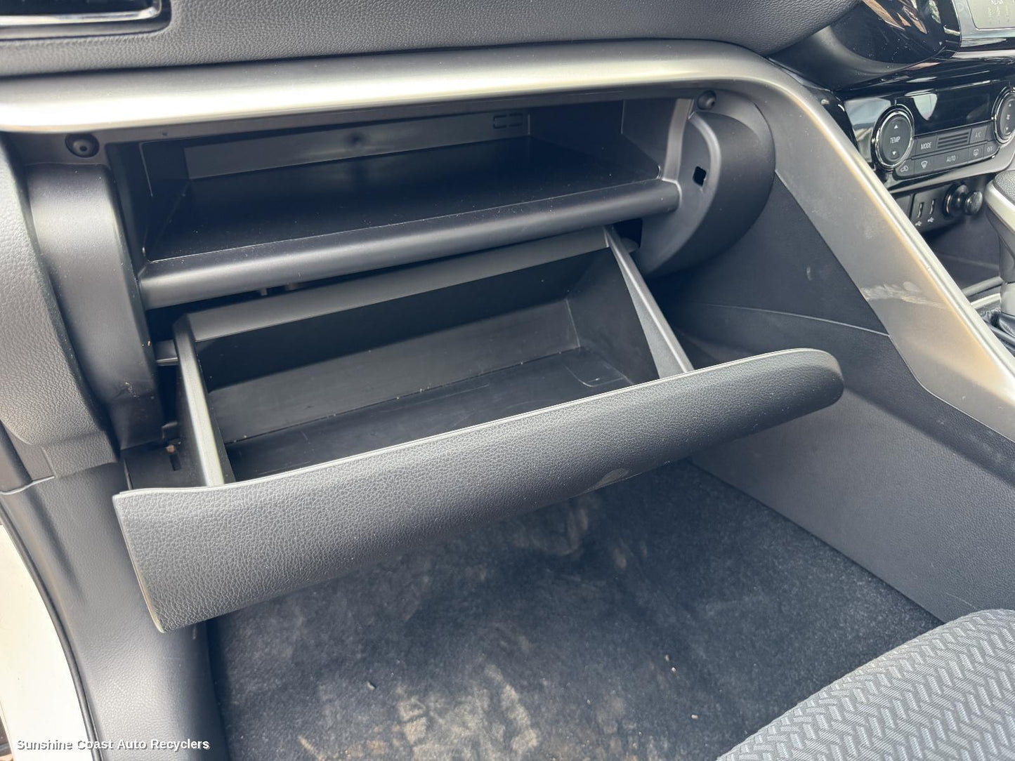 2023 Mitsubishi Eclipse Cross Glove Box