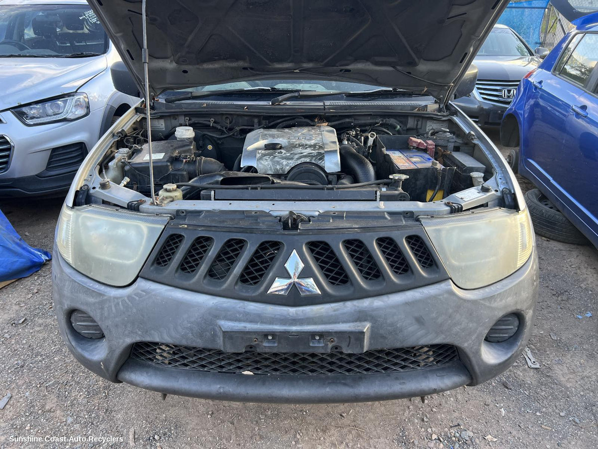 2006-2009 Mitsubishi Triton Owners Handbook