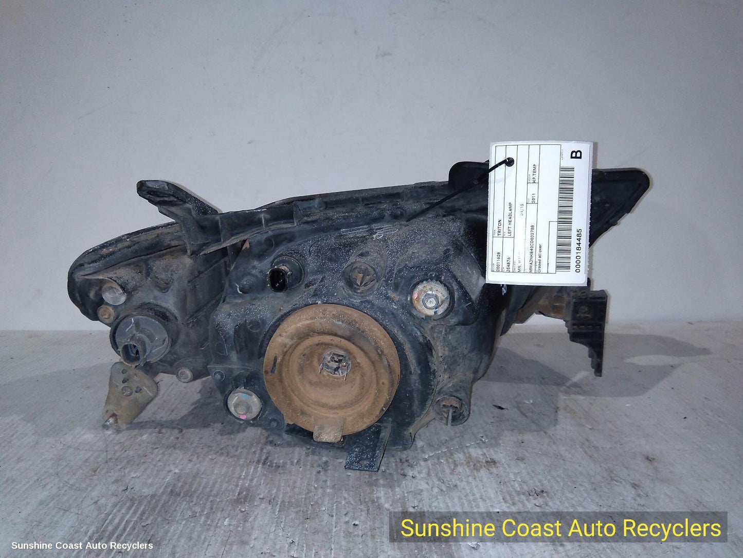 2011 Mitsubishi Triton Left Headlamp
