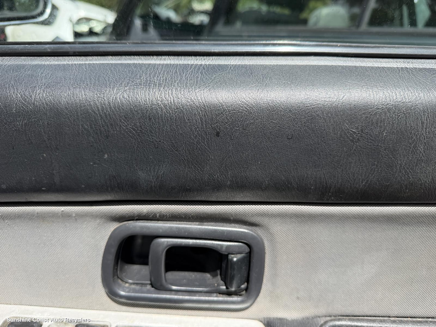 1997-2015 Nissan Navara Door Handle