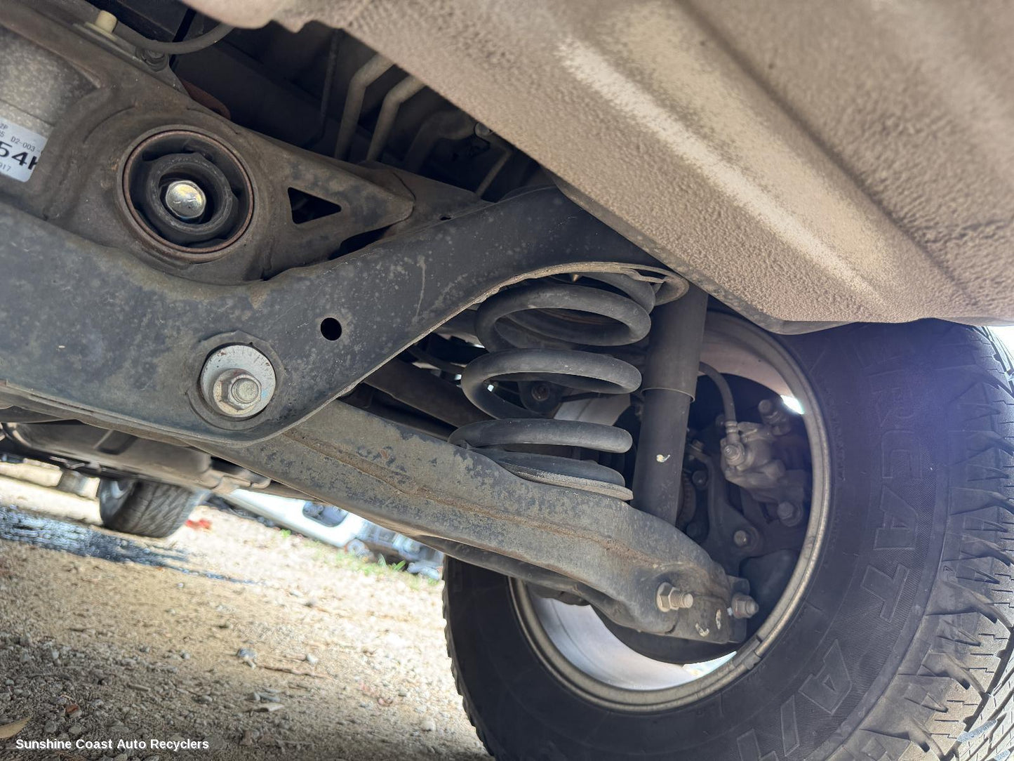 2006-2021 Mitsubishi Pajero Shock Absorber