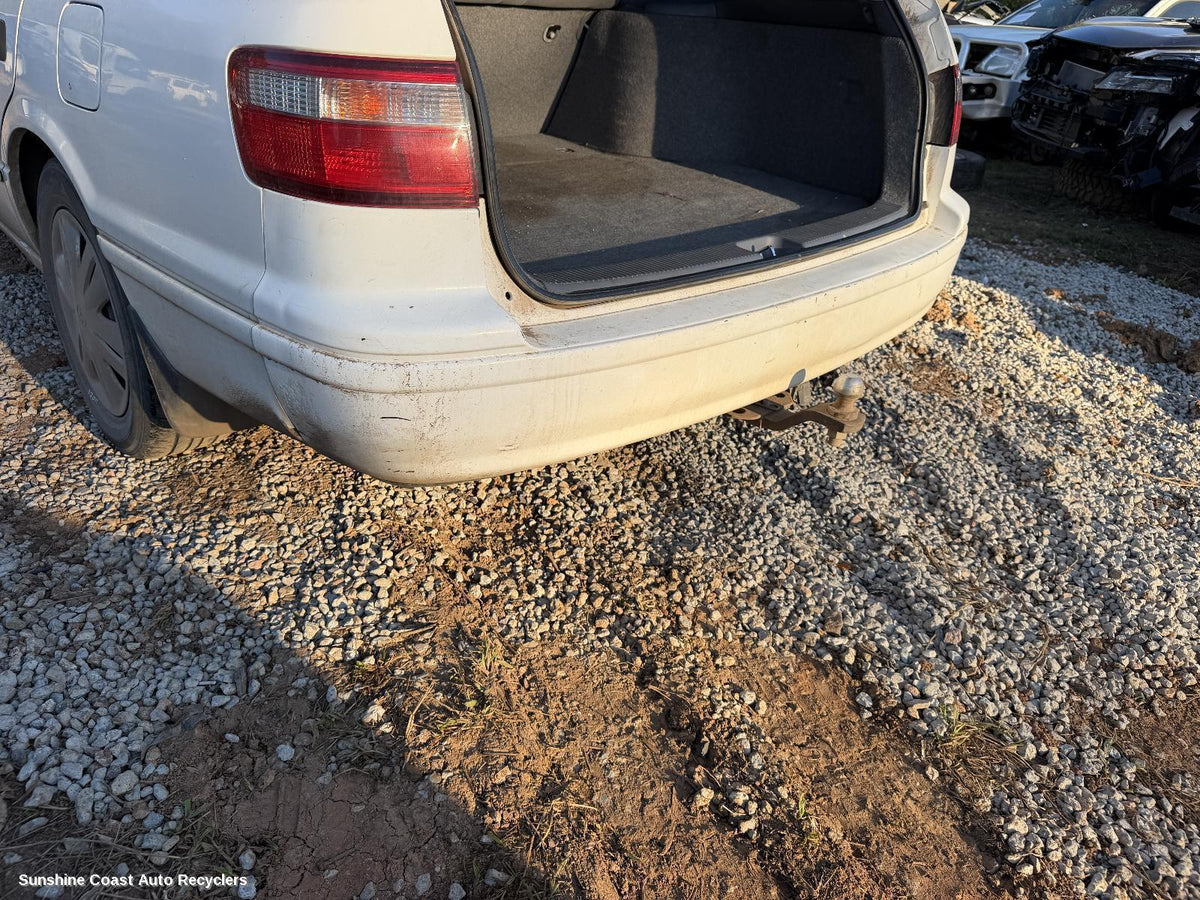 1997-2002 Toyota Camry Left Taillight
