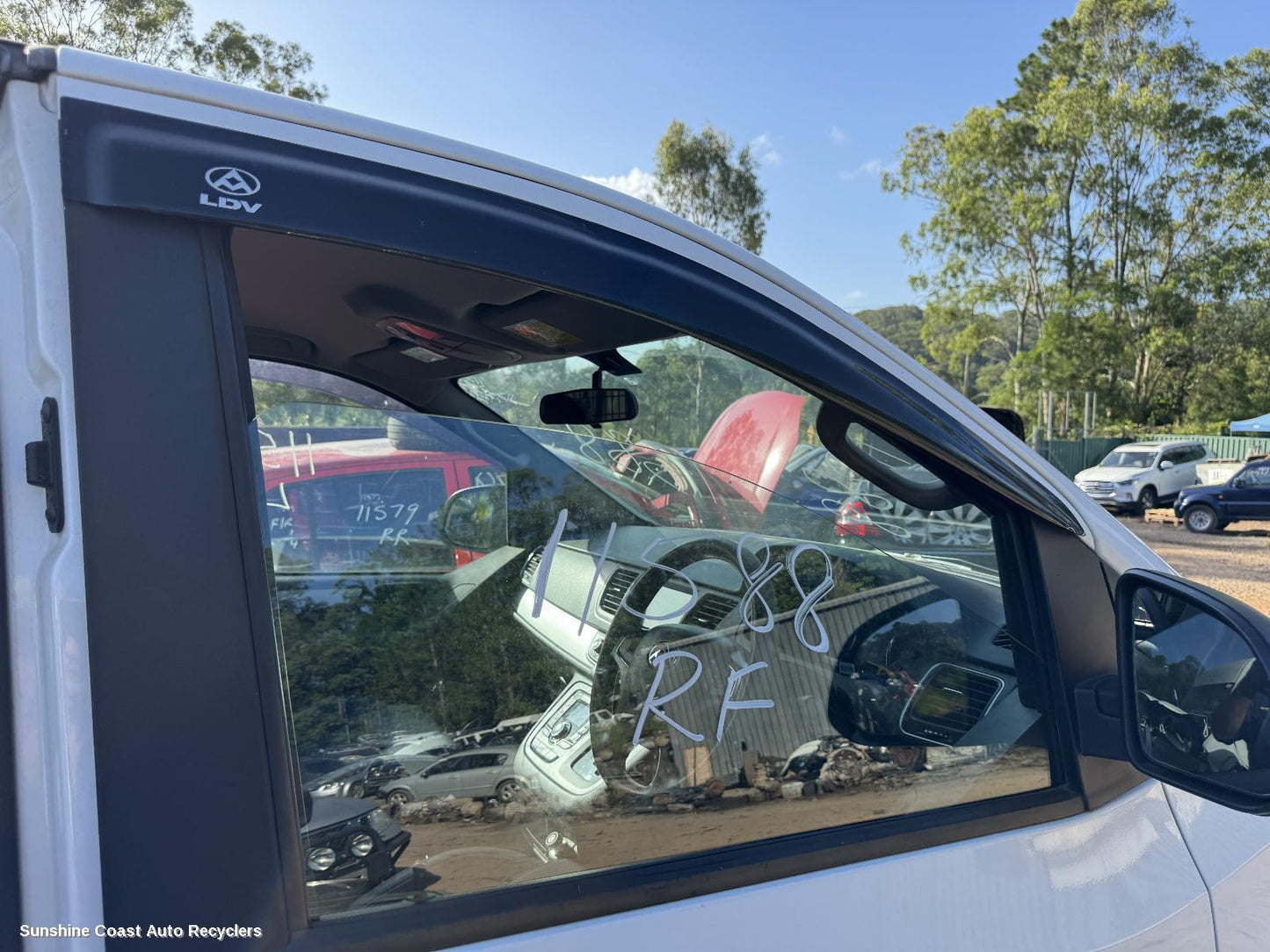 2020 Ldv G10 Right Front Door Window