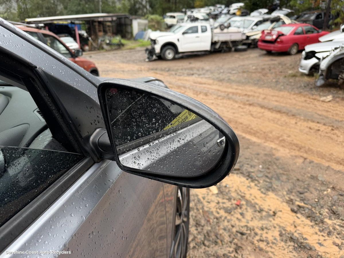 2007-2014 Nissan Dualis Right Door Mirror