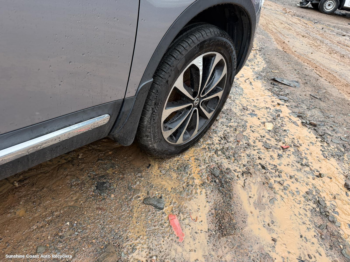 2010-2014 Nissan Dualis Mud Flaps