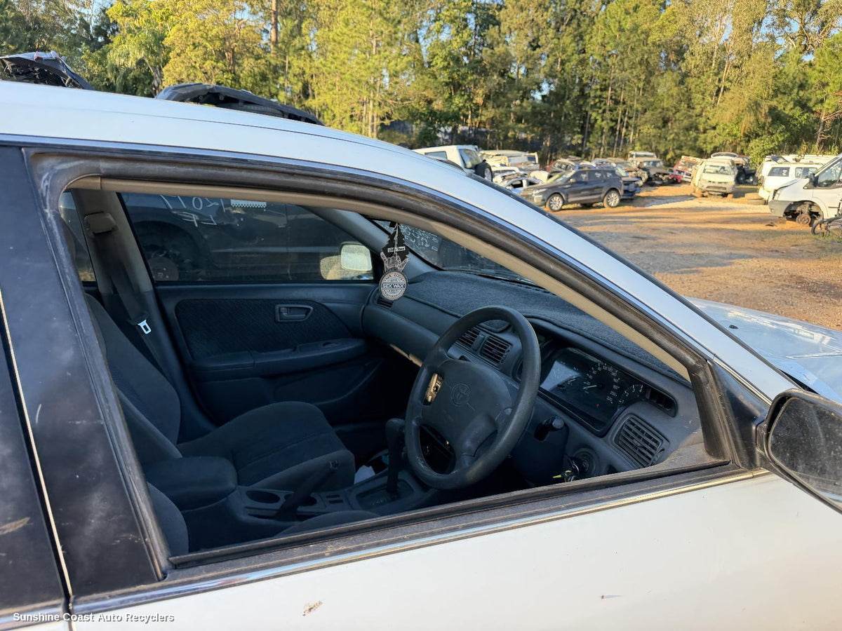 1997-2002 Toyota Camry Right Front Door Window