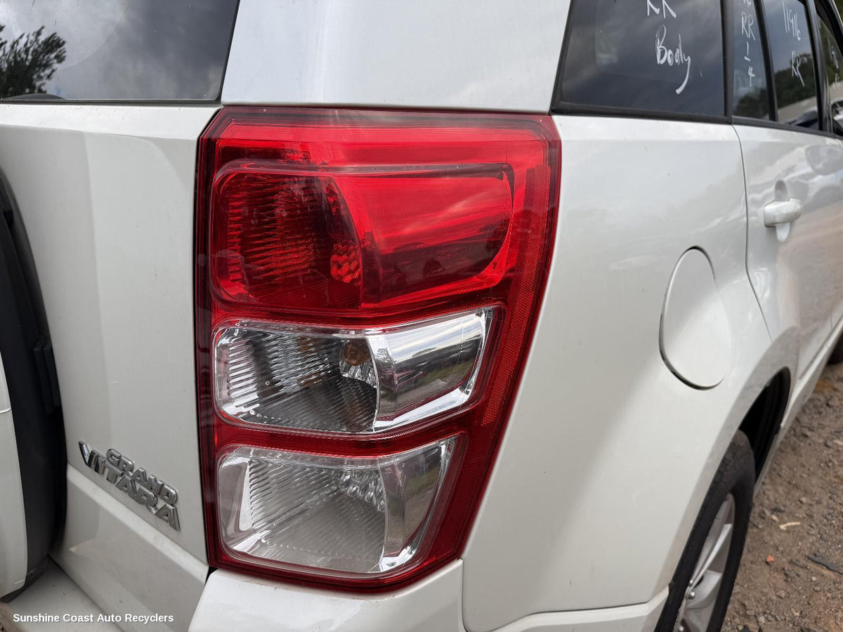2005-2018 Suzuki Vitara Right Taillight