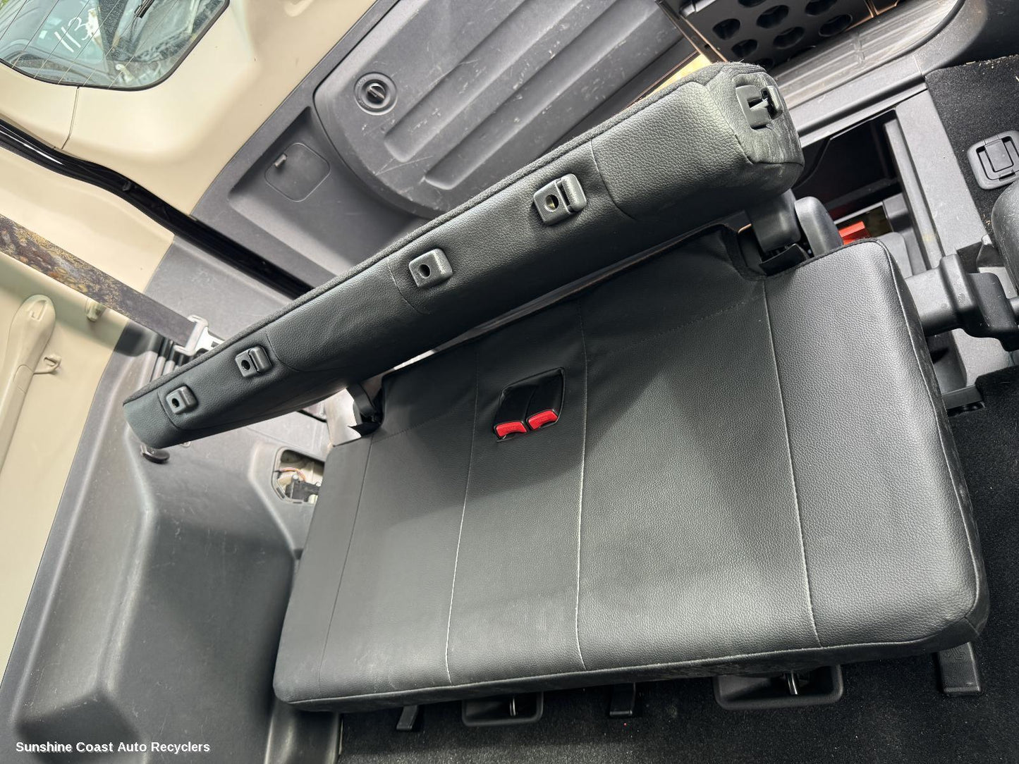 2006-2014 Mitsubishi Pajero 3rd Seat