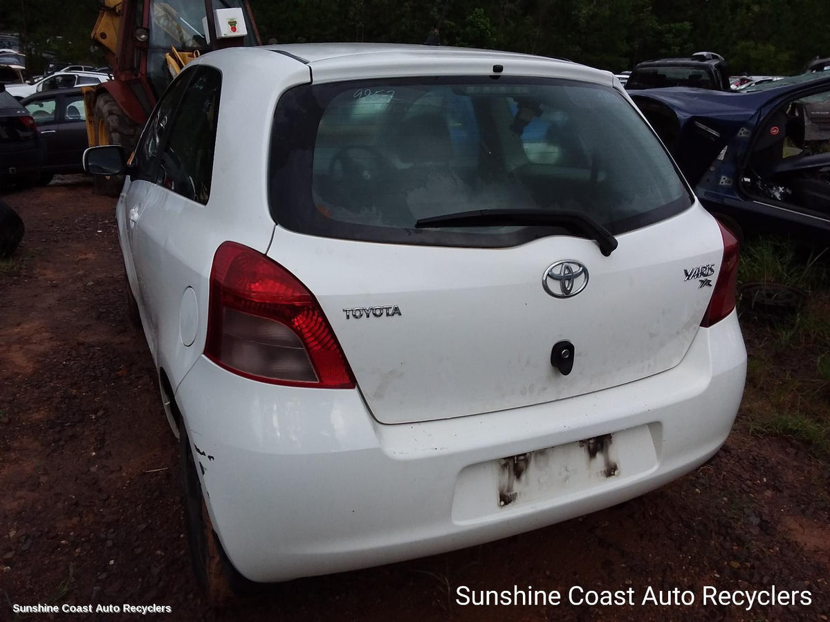 2005-2011 Toyota Yaris Bonnet Lock Support