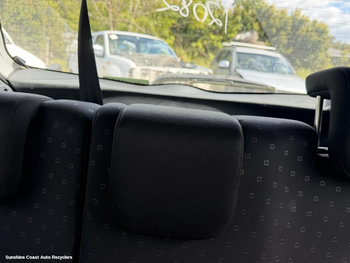 2005-2016 Toyota Yaris Headrest
