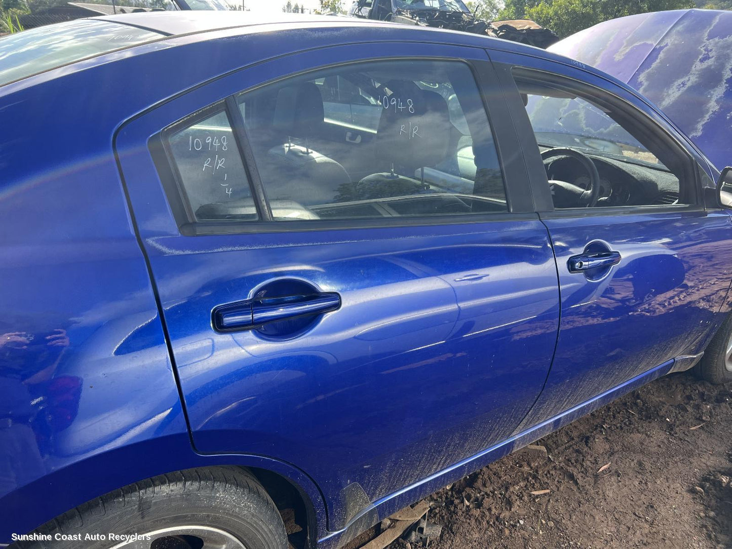 2005 Mitsubishi 380 Right Rear Door Sliding