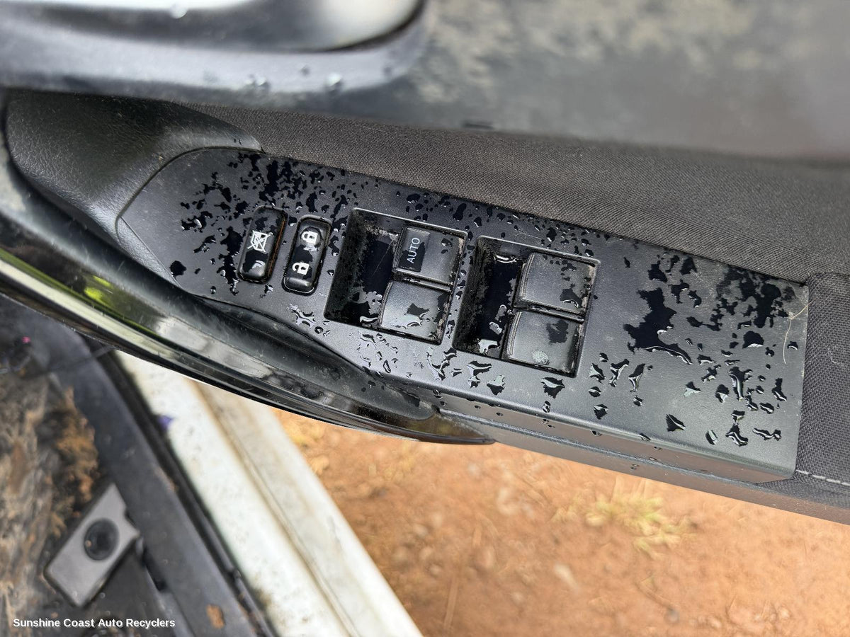2015-2018 Toyota Corolla Pwr Dr Wind Switch