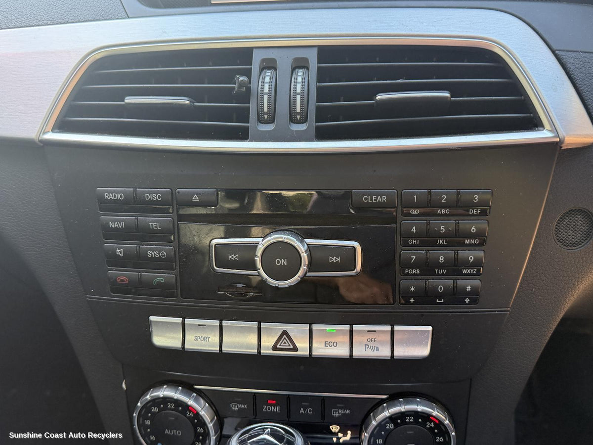 2011-2015 Mercedes C Class Radio Cd Dvd Sat Tv
