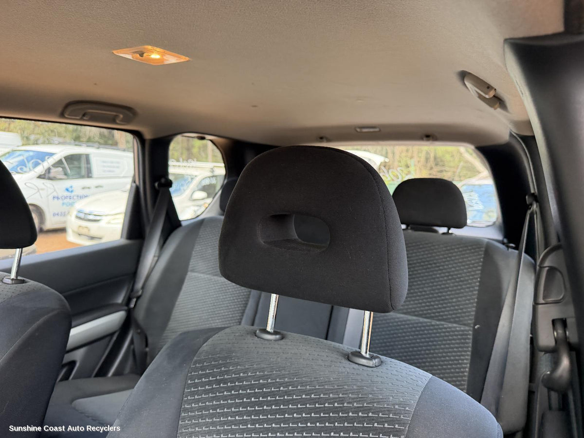 2007-2014 Nissan Xtrail Headrest