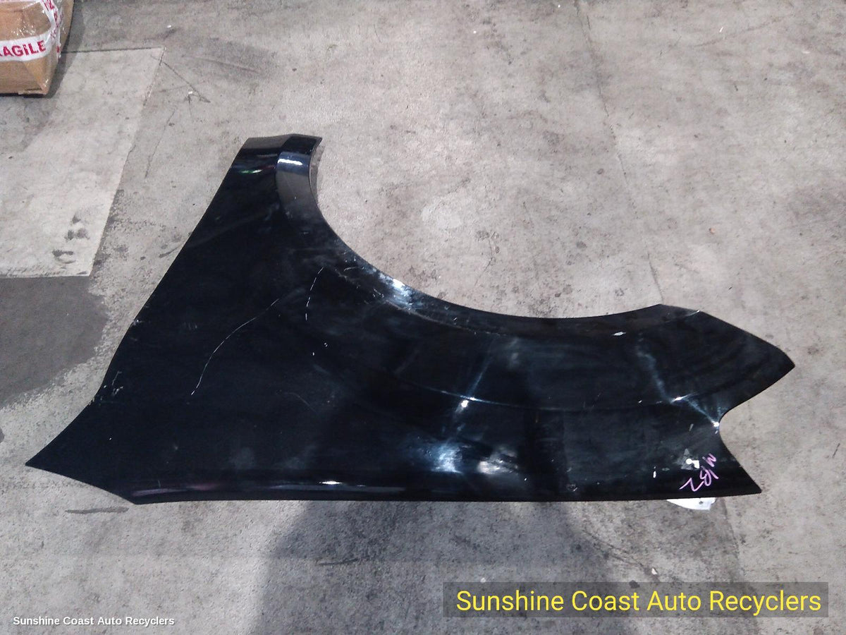 2005-2011 Mercedes M Class Left Guard