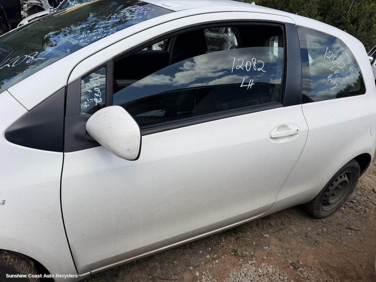 2005-2011 Toyota Yaris Left Front Door Window
