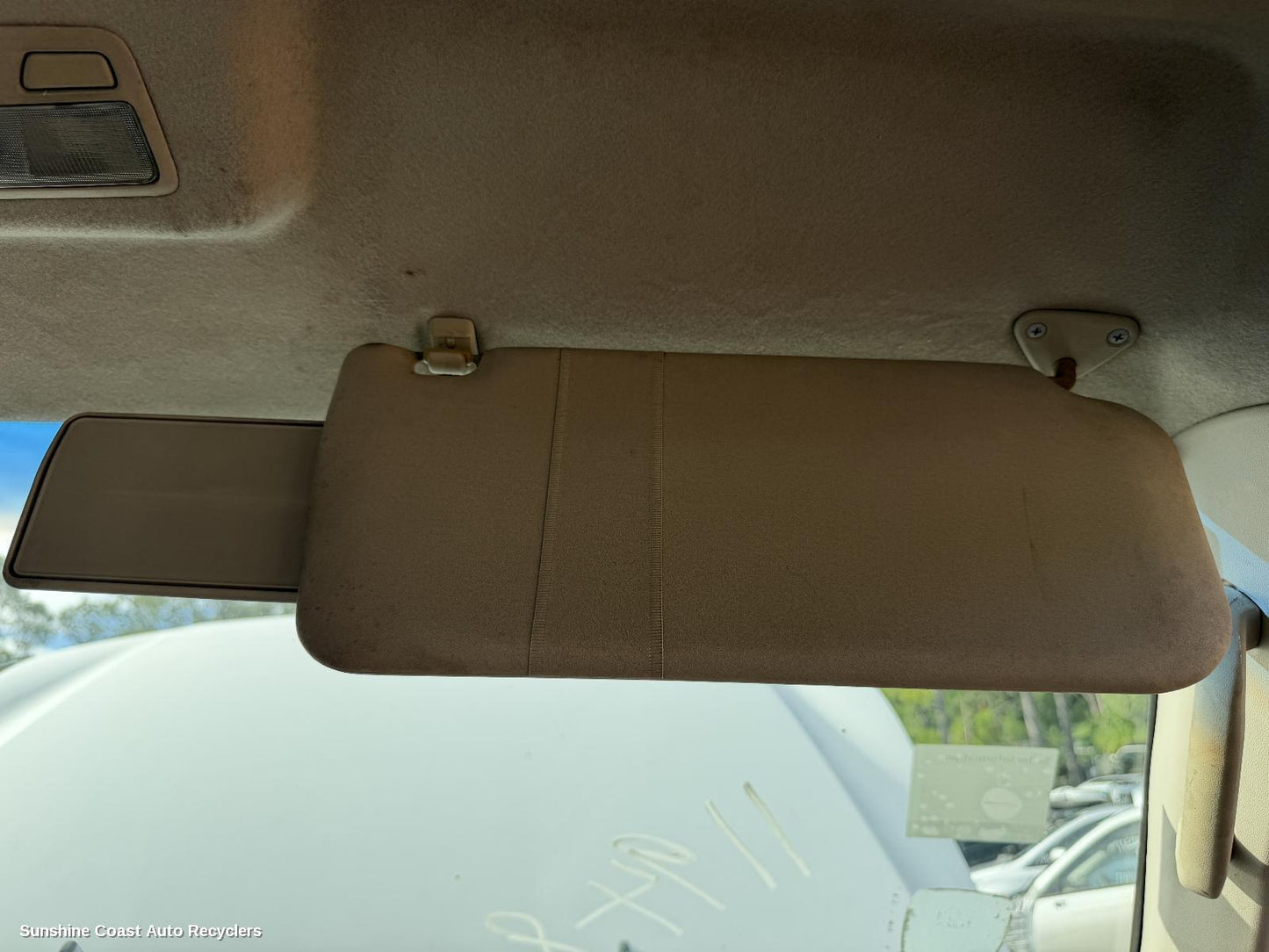2000-2002 Mitsubishi Pajero Sunvisor