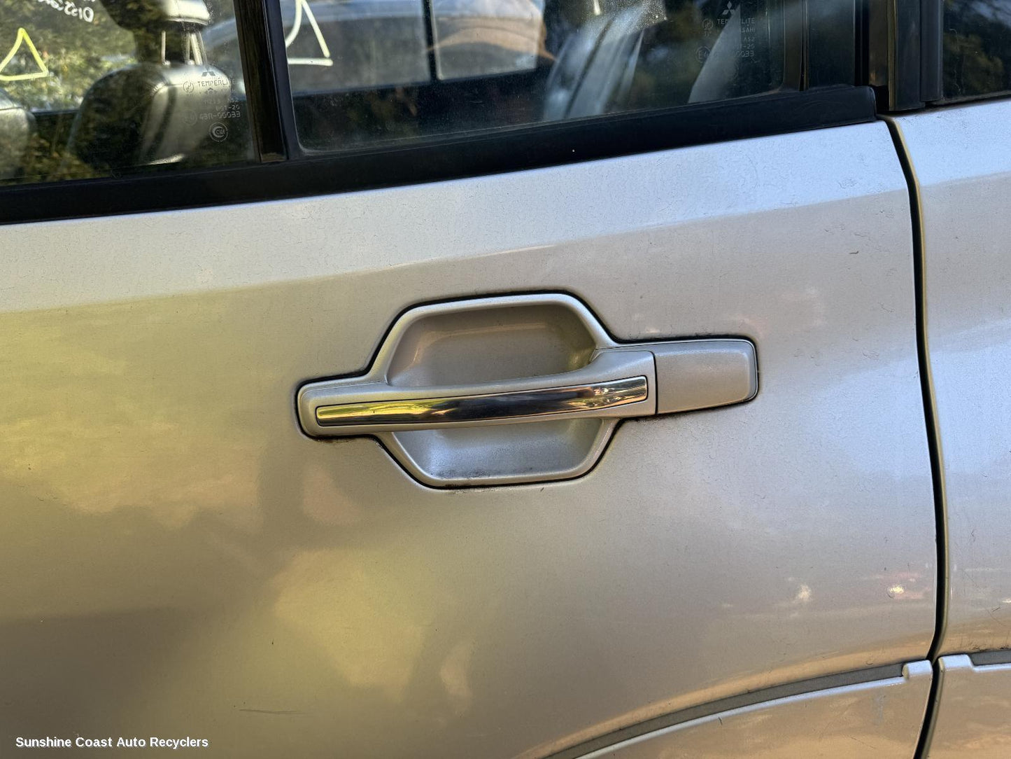 2002 Mitsubishi Pajero Door Handle