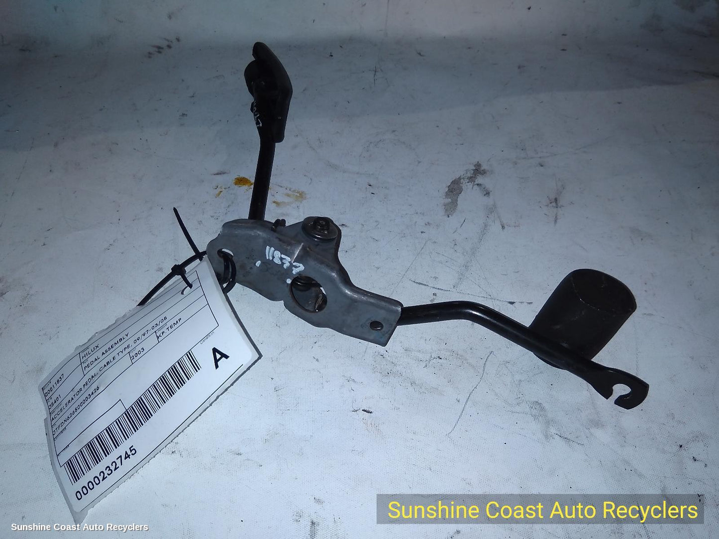 1997-2005 Toyota Hilux Pedal Assembly