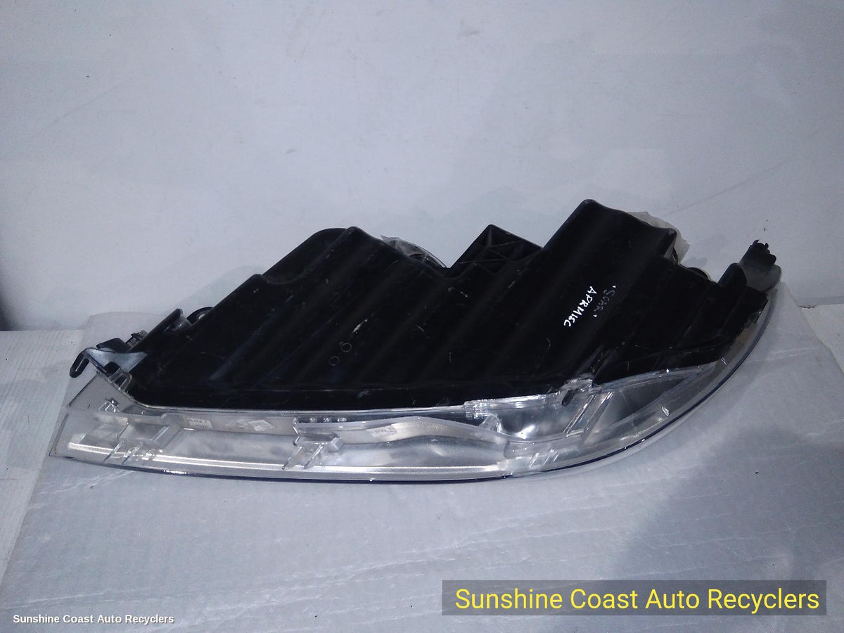 2015-2017 Toyota Camry Right Headlamp