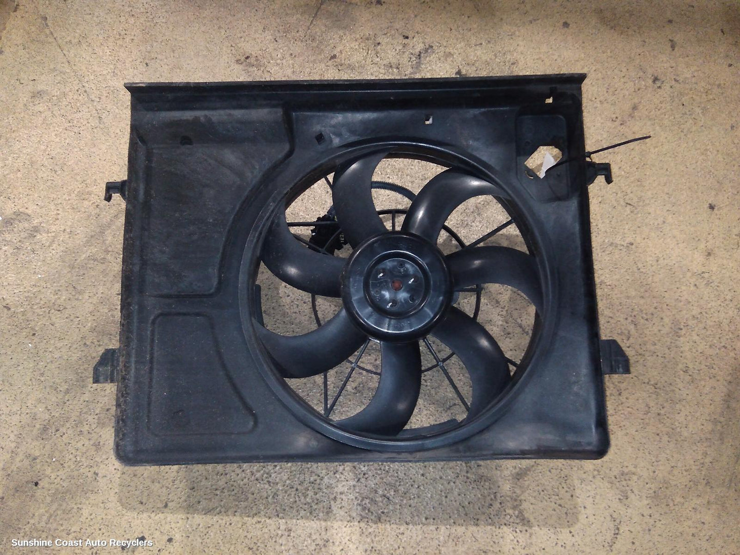 2011 Kia Cerato Fan