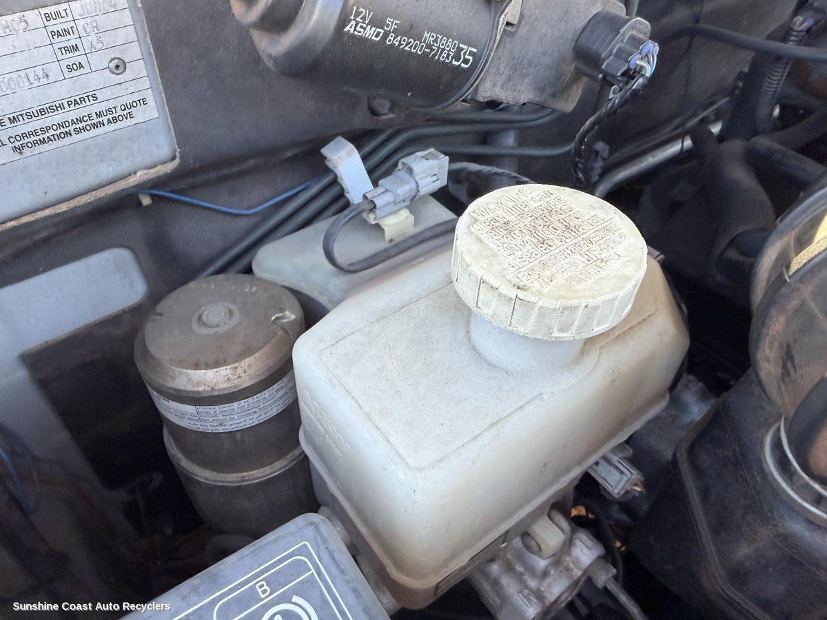 2002-2006 Mitsubishi Pajero Abs Pump Modulator