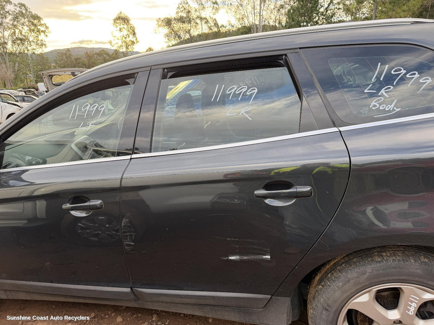 2009-2017 Volvo Xc60 Left Rear Door Sliding
