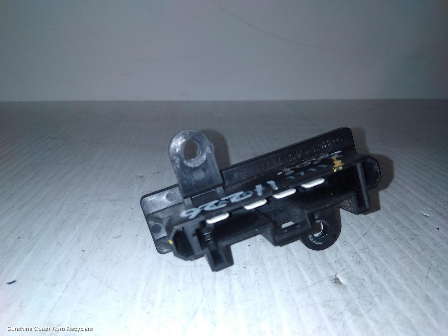 2011 Isuzu Dmax Fan Speed Resistor