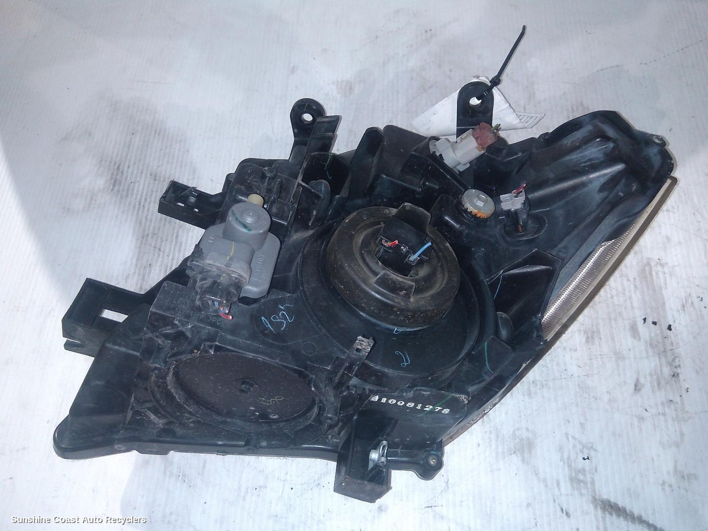 2012 Nissan Navara Right Headlamp