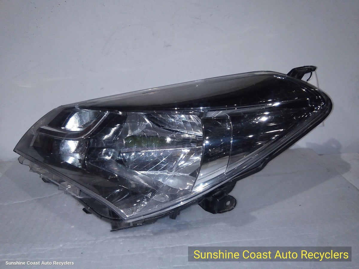 2014-2016 Toyota Yaris Left Headlamp