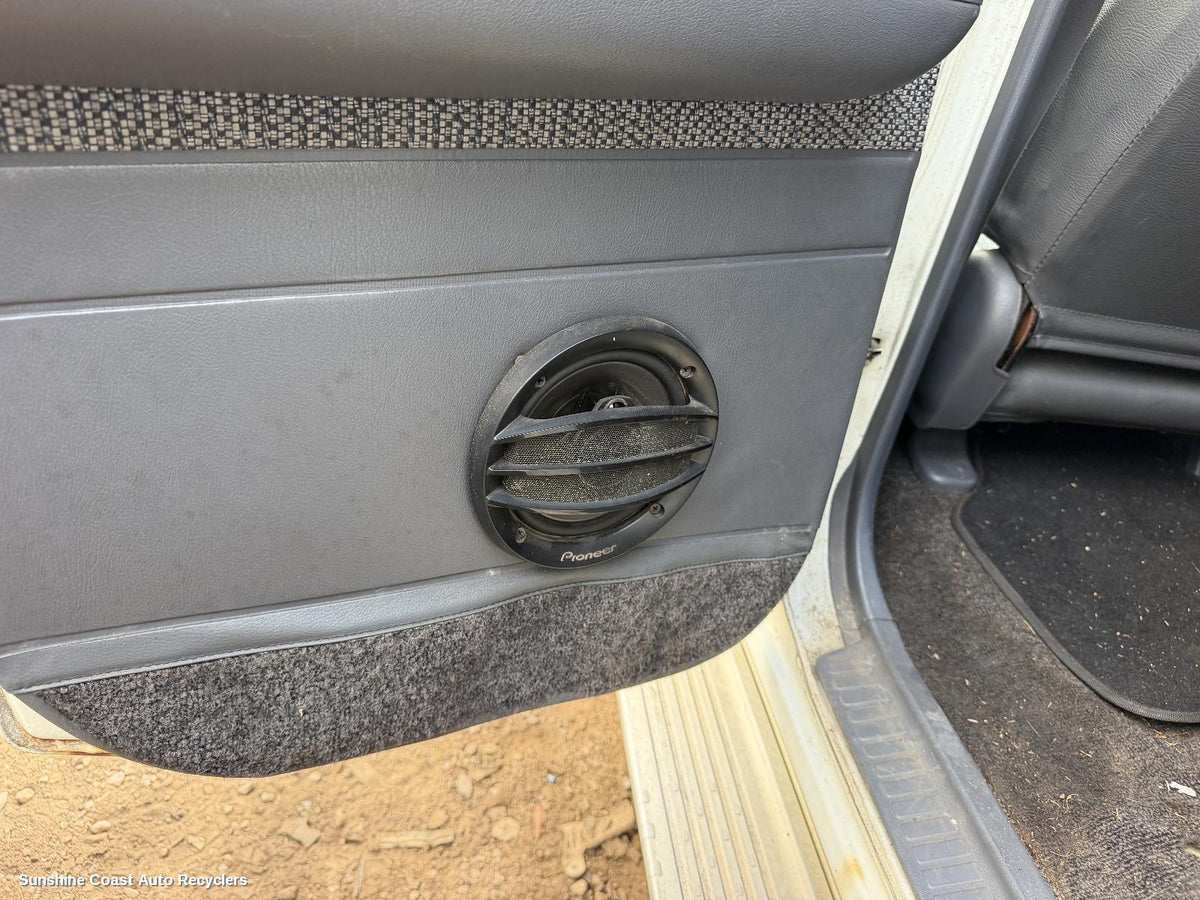 1990-1998 Toyota Landcruiser Speaker
