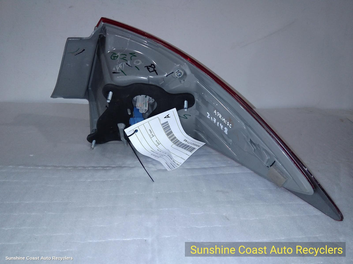 2013-2016 Toyota Corolla Left Taillight