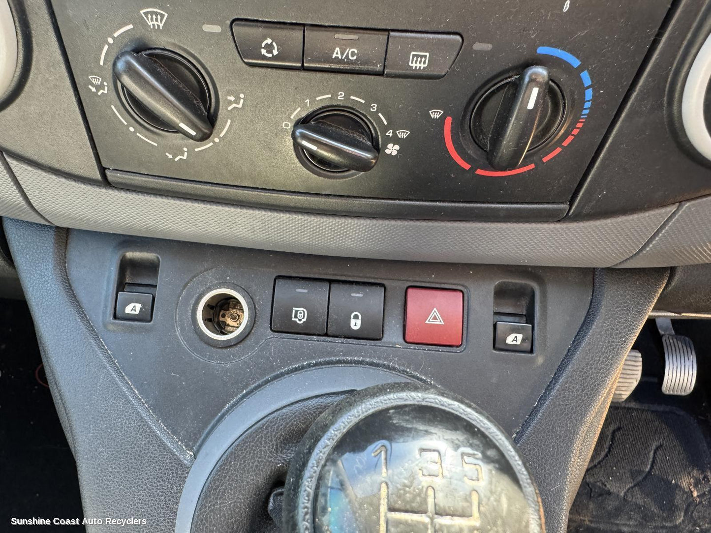 2013 Peugeot Partner Misc Switch Relay
