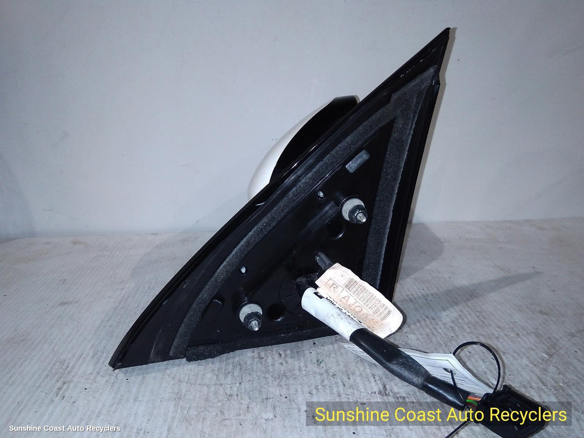 2013-2016 Nissan Pathfinder Right Door Mirror