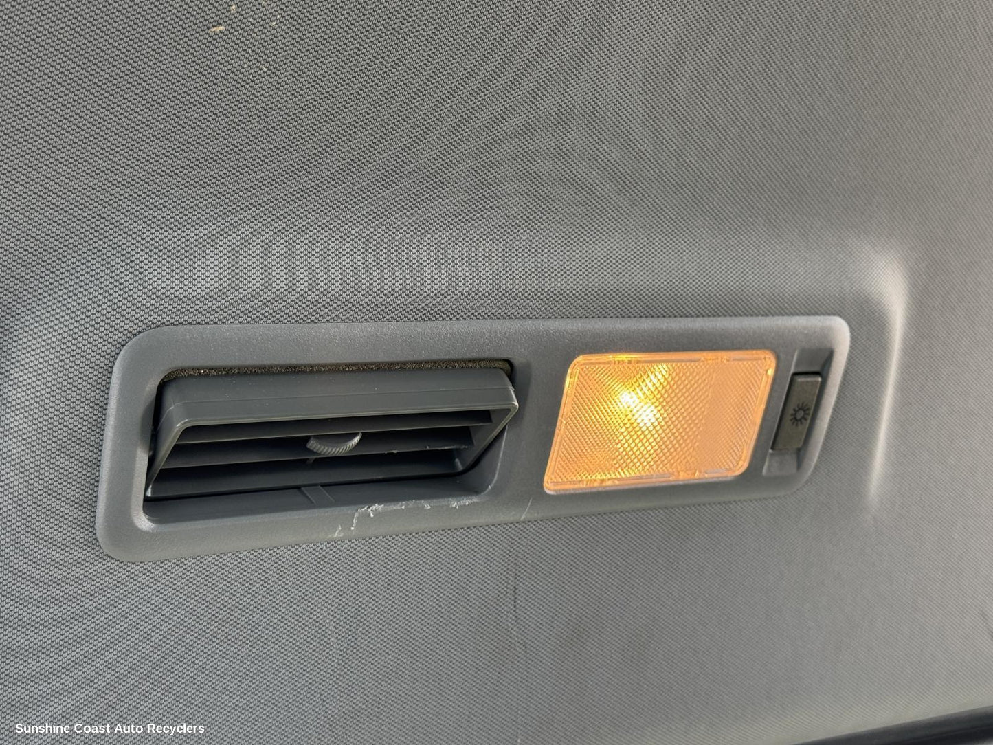 2015-2025 Ldv G10 Courtesy Light