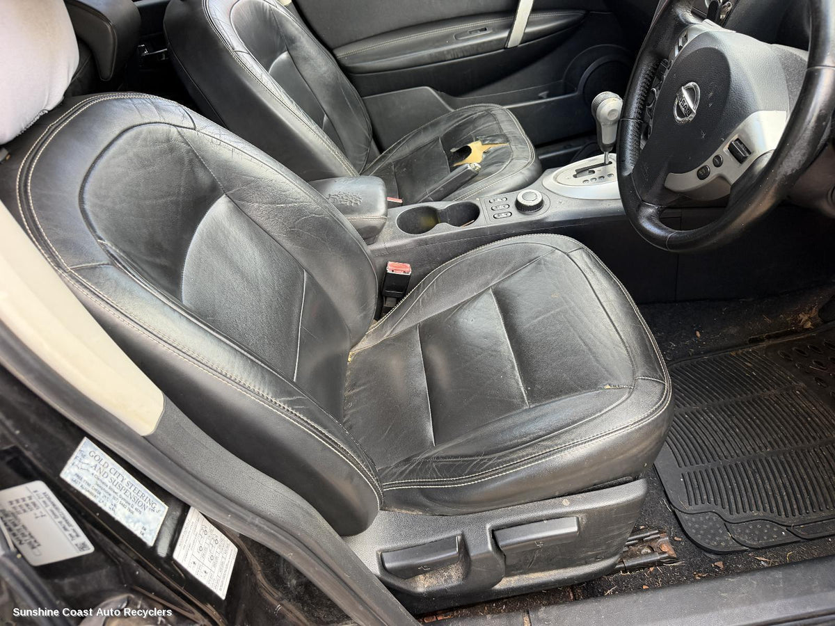 2007-2014 Nissan Dualis Front Seat