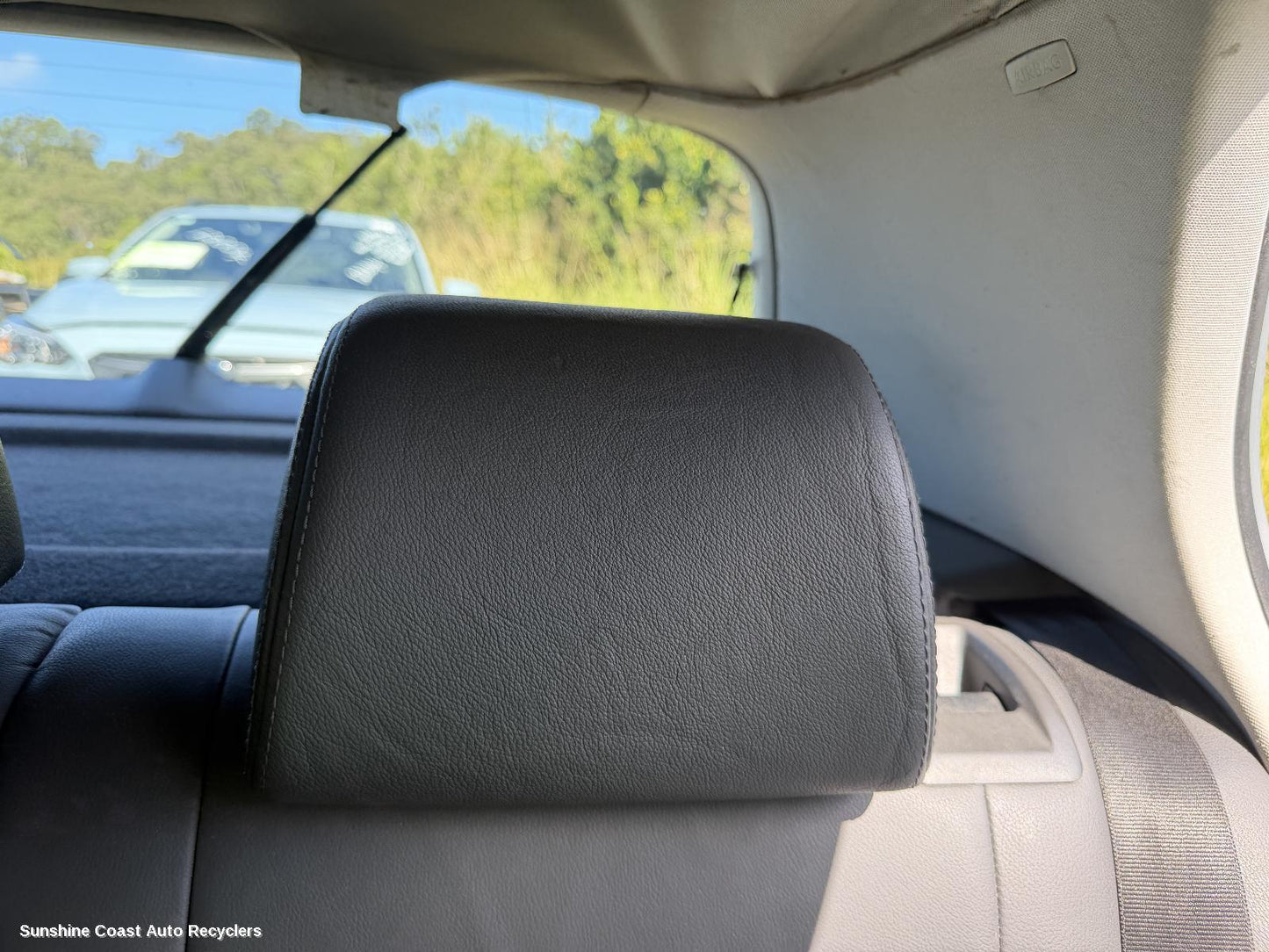2004-2009 Volkswagen Golf Headrest