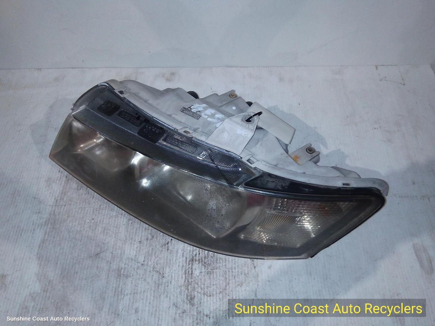 2004-2007 Holden Commodore Left Headlamp