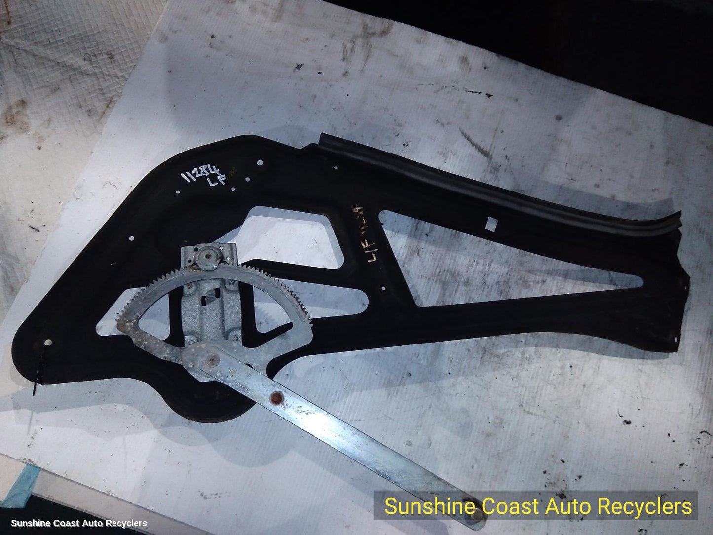 2004 Mercedes Sprinter Left Front Window Reg Motor