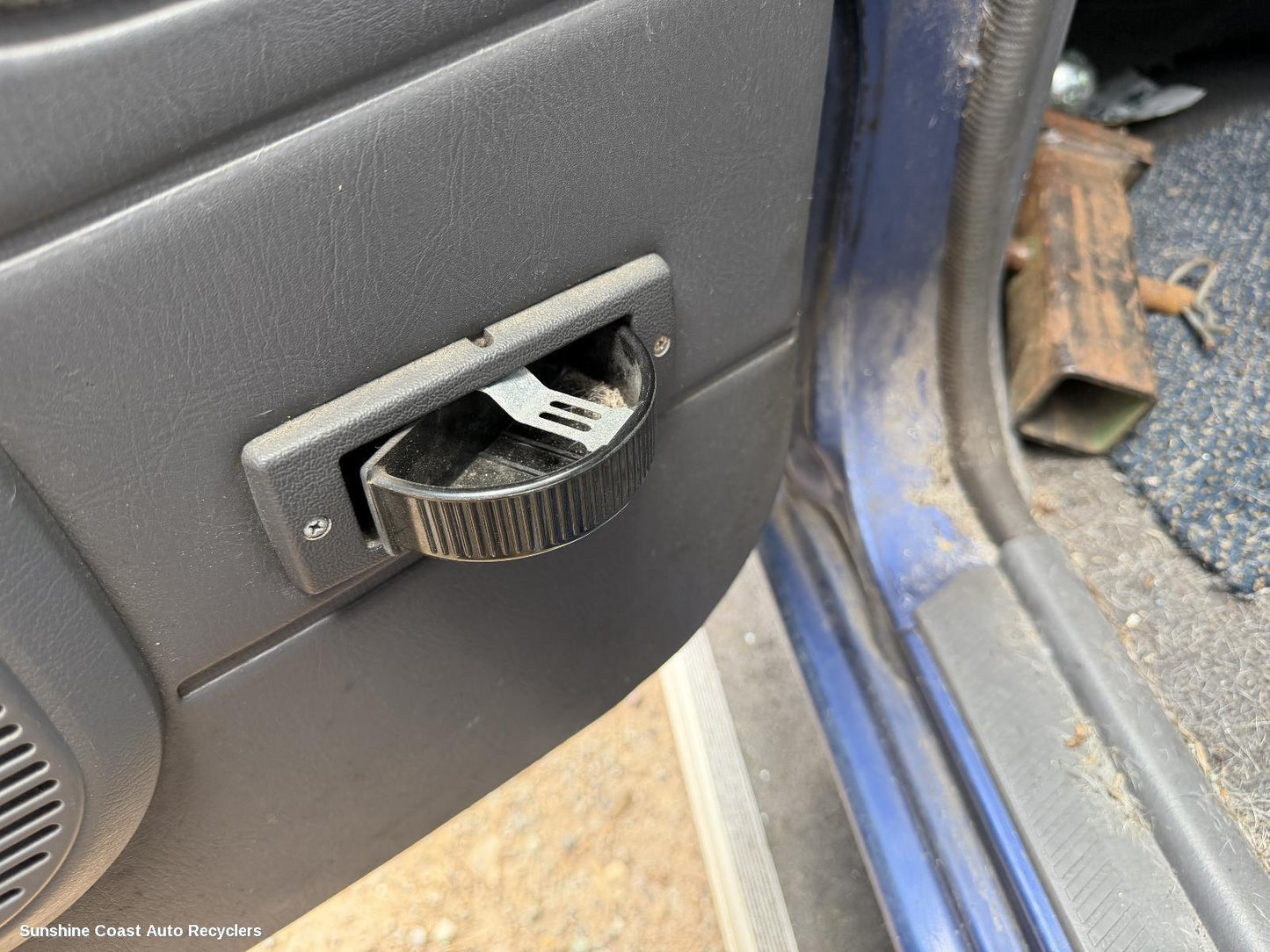 1997-2001 Nissan Navara Ashtray