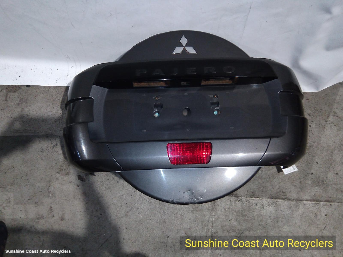 2006-2014 Mitsubishi Pajero Wheel Cover Hub Cap
