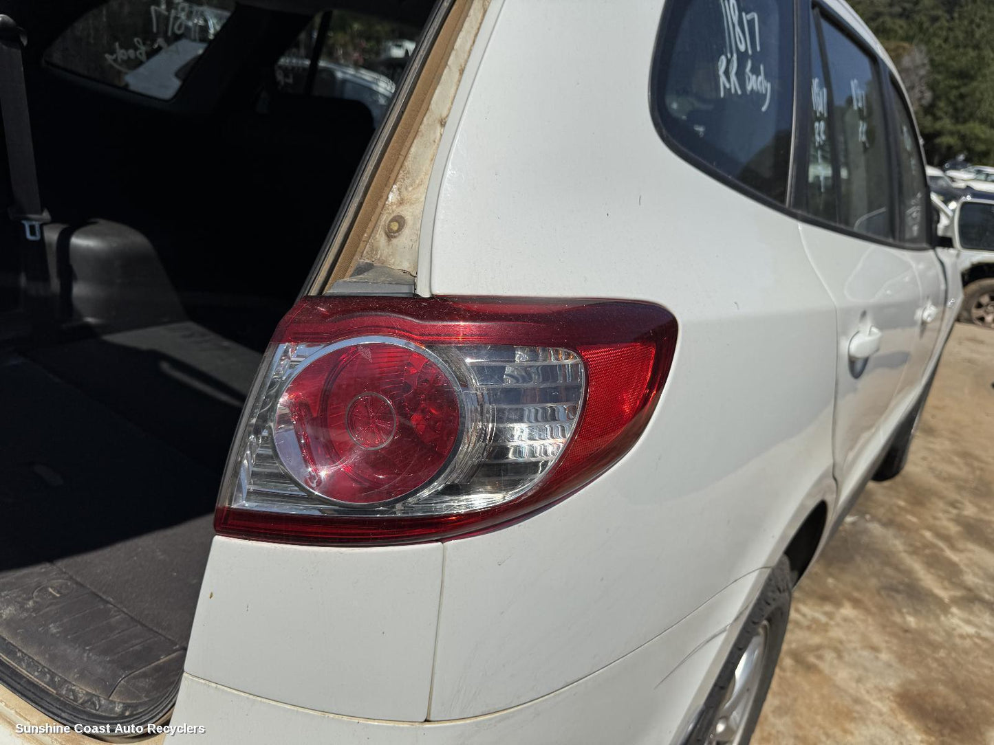 2011 Hyundai Santa Fe Right Taillight