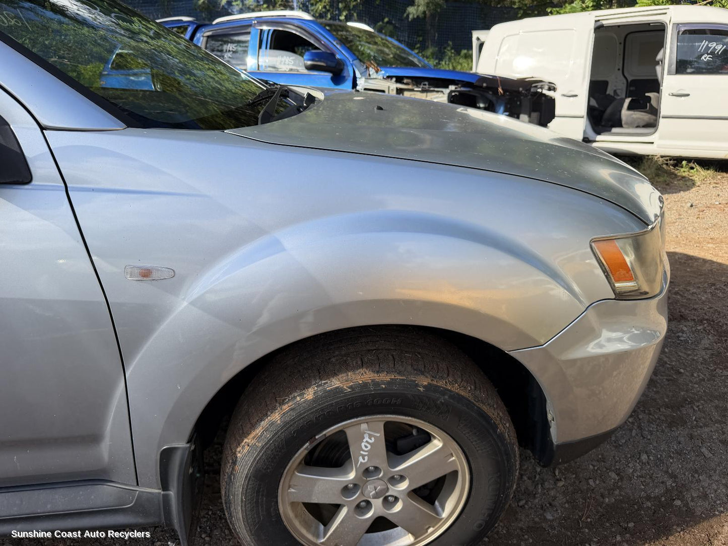 2009-2012 Mitsubishi Outlander Right Guard