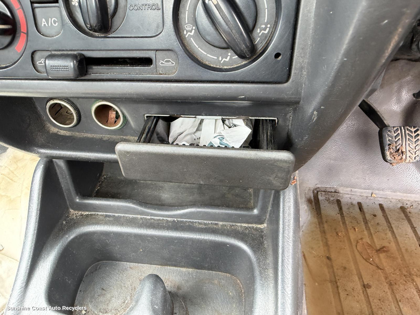 2002-2006 Ford Courier Ashtray