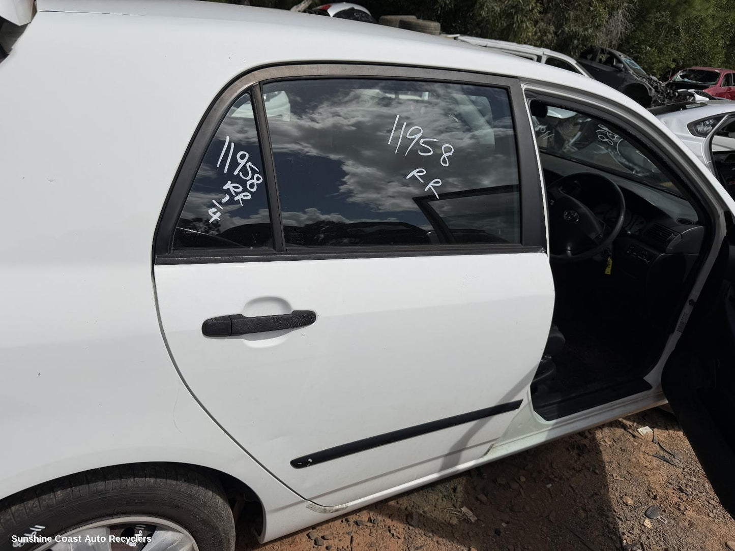 2001-2007 Toyota Corolla Right Rear 1 4 Door Glass