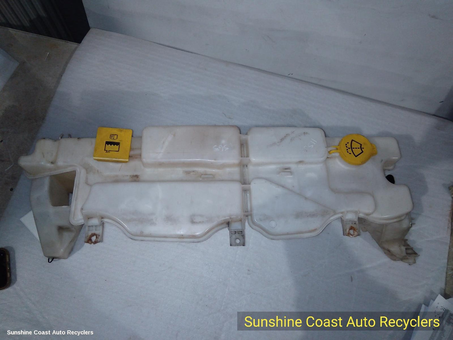 2012 Jeep Cherokee Washer Bottle