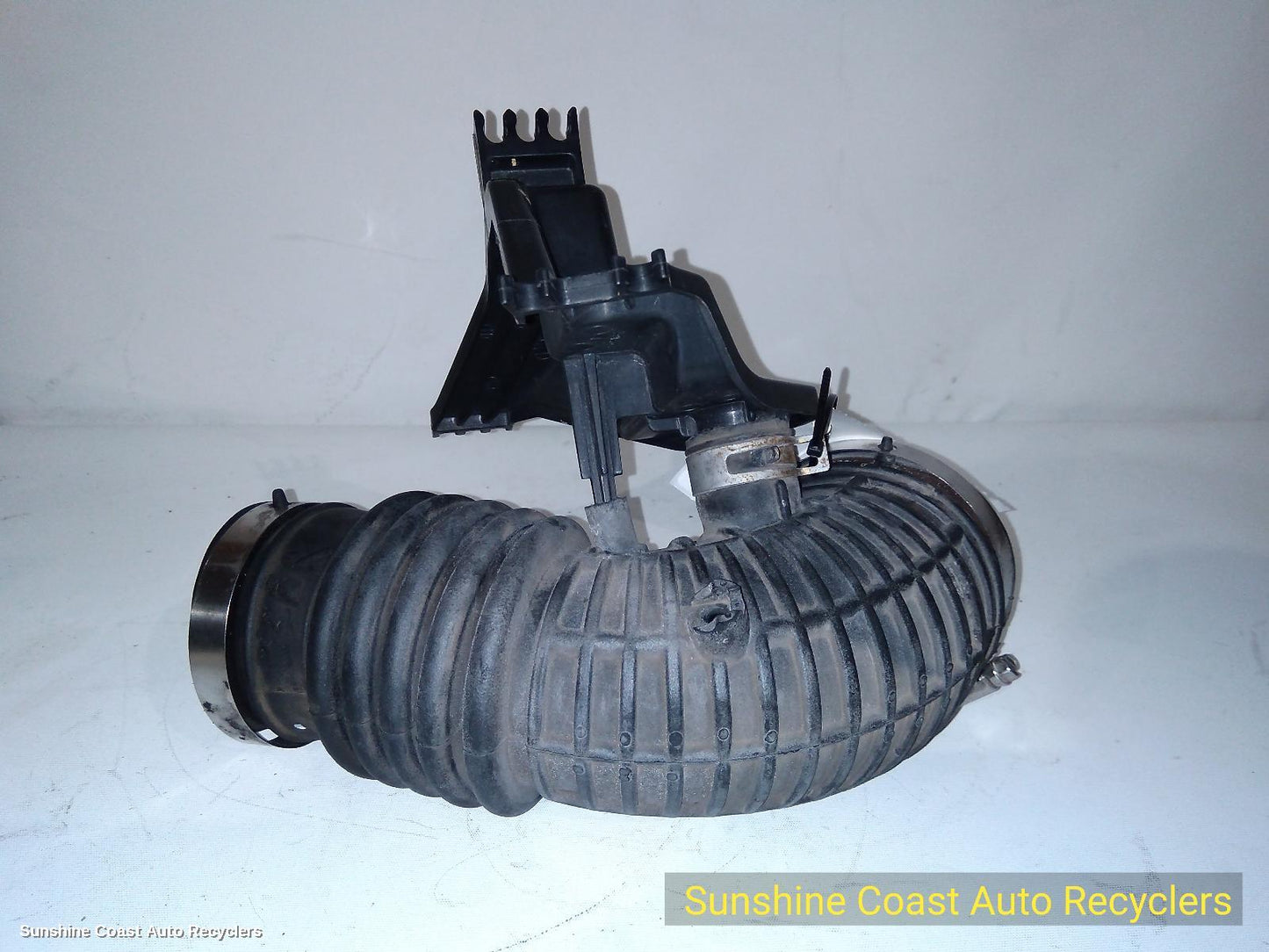 2010-2015 Nissan Navara Air Cleaner Duct Hos