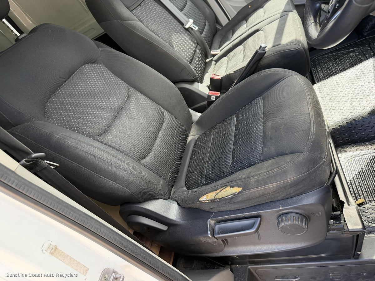 2020-2026 Ldv Deliver 9 Front Seat